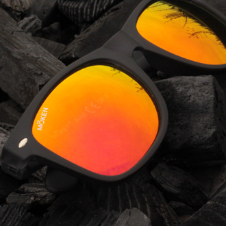 Modele solaire BLACKSALT montures noires avec verres flash oranges